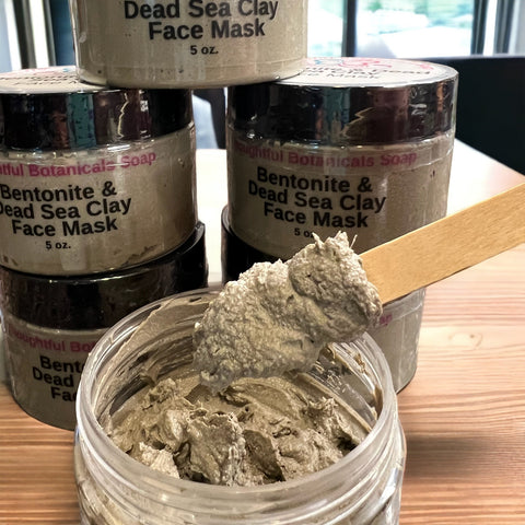 Bentonite and Dead Sea Clay Mask